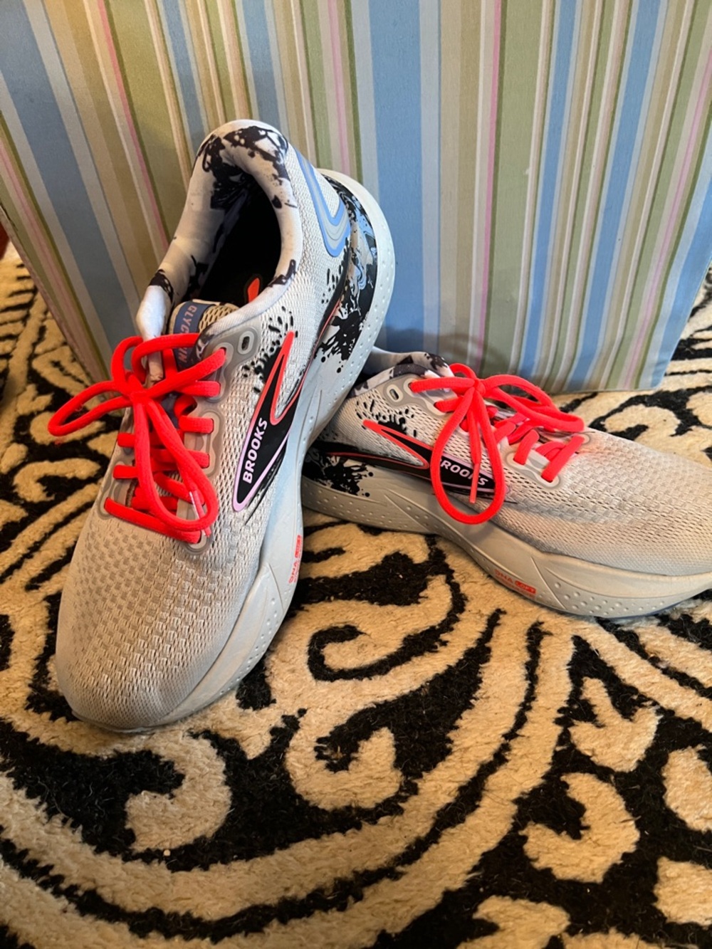 Brooks Glycerin 21 Oyster Black Orchid Bouquet Womens 9.5 Running Shoes